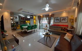 Lindo apartamento 3 dorm a 100m da praia de Perequê